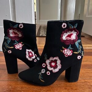 Black Floral Embroidery Heeled Boots
